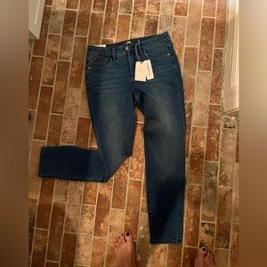 NWT Tommy Bahama High Rise Skinny Ankle Denim Jeans. Size 28 x 28